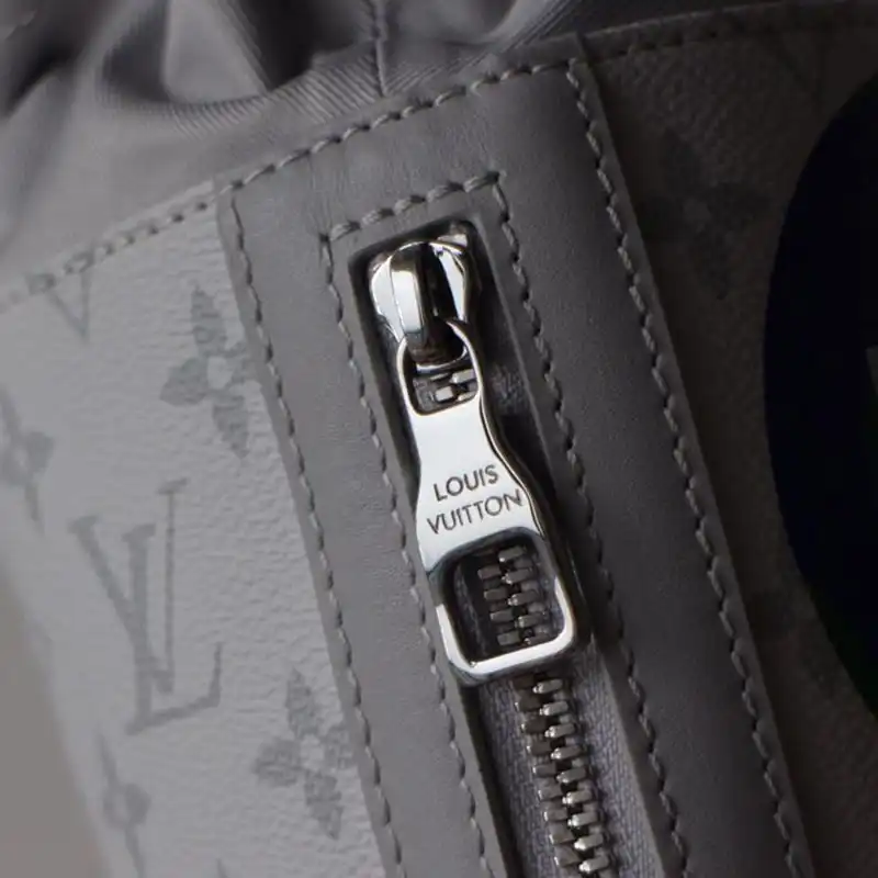 LV Bags 19T1L0699