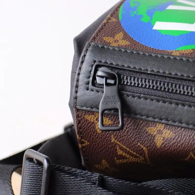LV Bags 19T1L0700