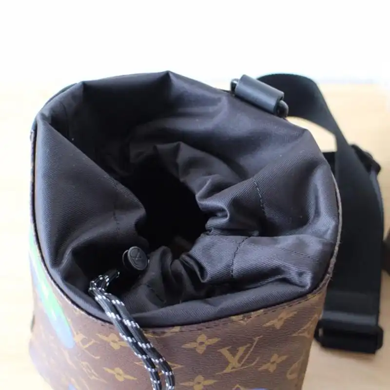 LV Bags 19T1L0700