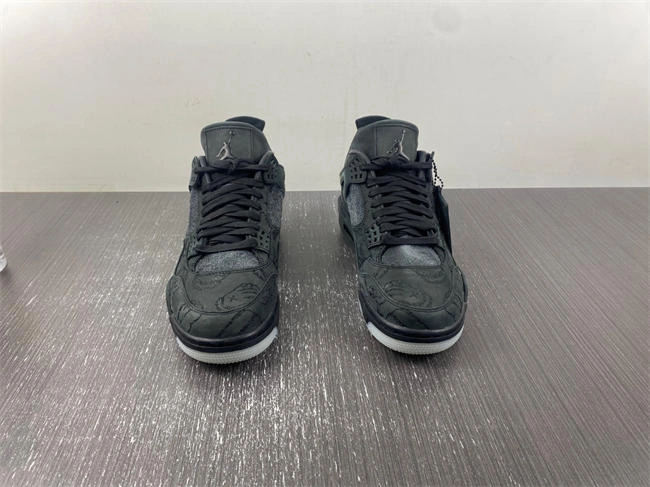 AIR JORDAN 4 RETRO KAWS 930155 Vibrant 3862