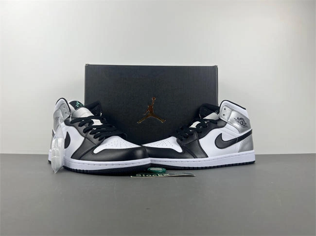 UrbanChic Air Jordan 1 Mid DQ8423- 3581