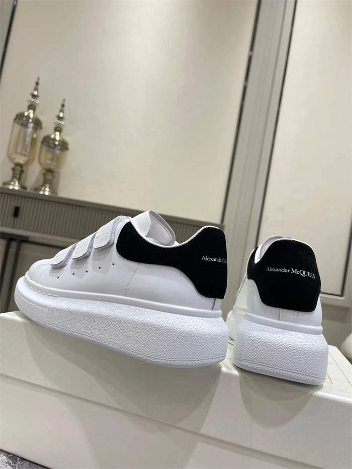 Seasonal Alexander McQueen Oversized 2581