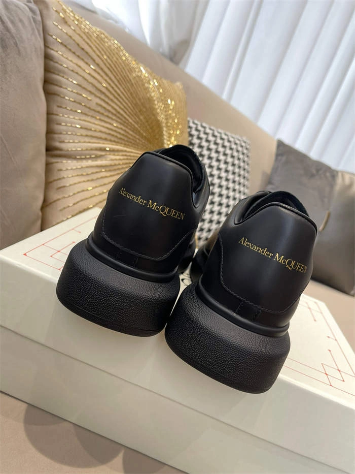Alexander McQueen Oversized Reliable 2582