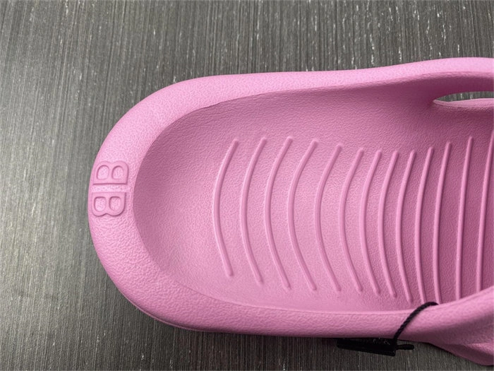 WellDesigned BLCG SLIPPERS 5591
