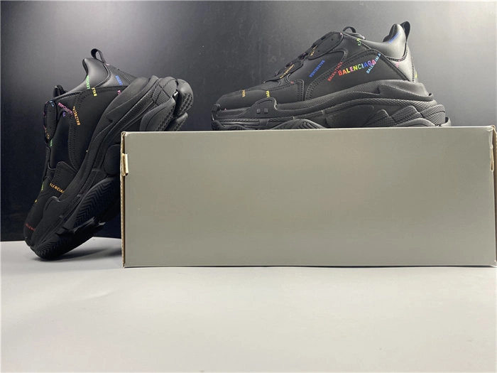 BLCG SNEAKER TRIPLE.S.524039 W2FA1 TravelReady 4504