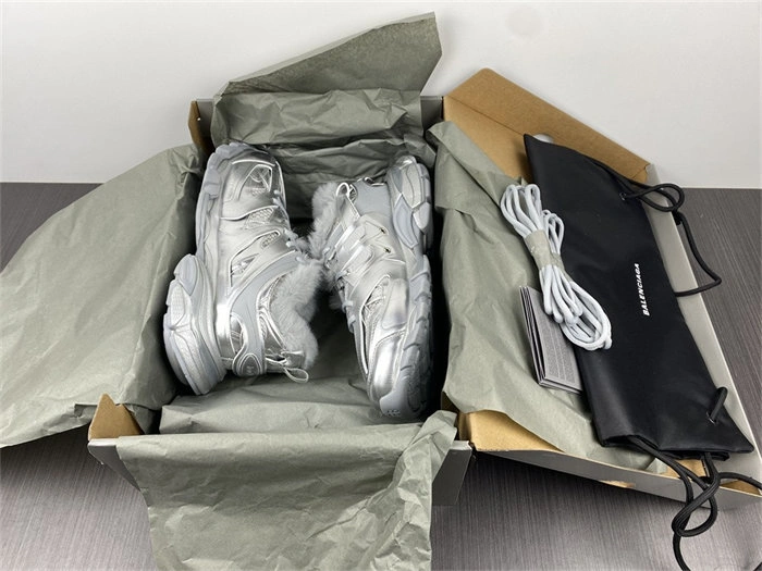 BLCG TRACK SNEAKER 668556 W3FS2 Premium 4430