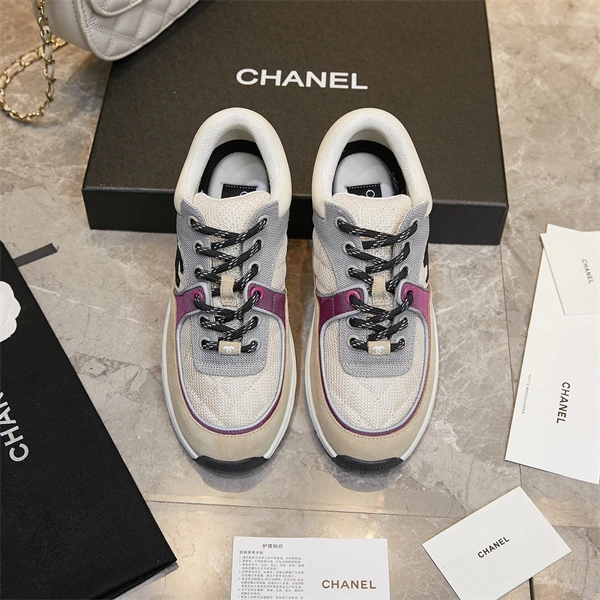 Chanal Sneakers WellDesigned 2223