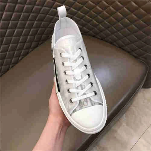 Fashionable DR Sneaker 1151