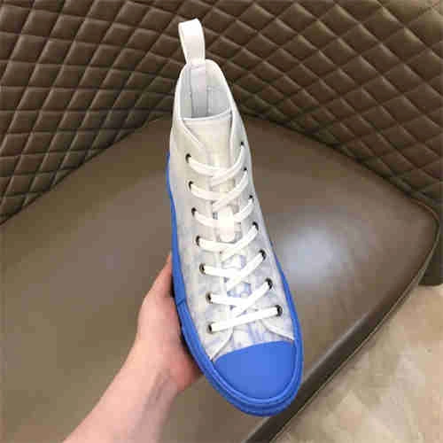 Fashionable DR Sneaker 1174