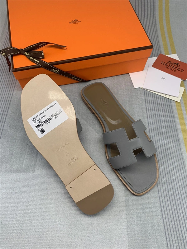 Minimalist H Slipper 2327