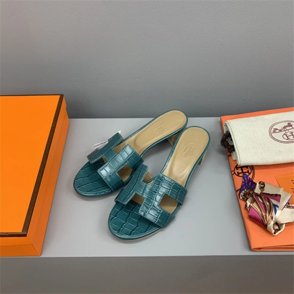 H Slipper Unisex 2365