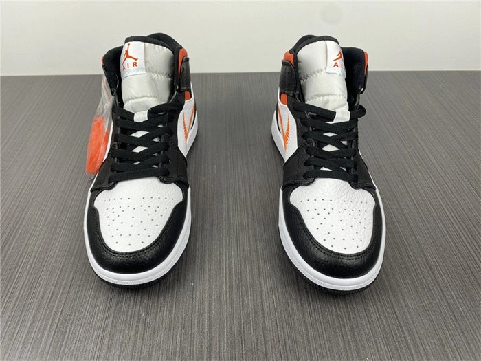 WellDesigned Jordan1 Mid Zig Zag DN4929- 3700