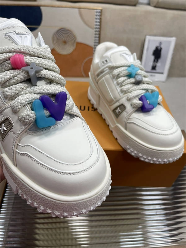 Comfortable LV 1745
