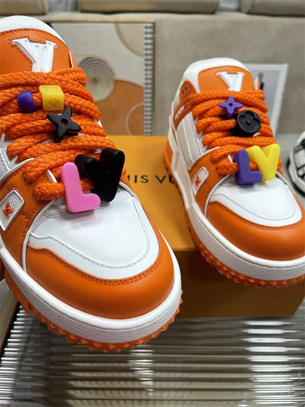 Modern LV 1746