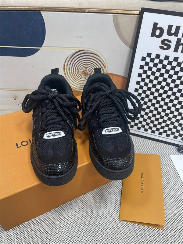 LV Unisex 1754