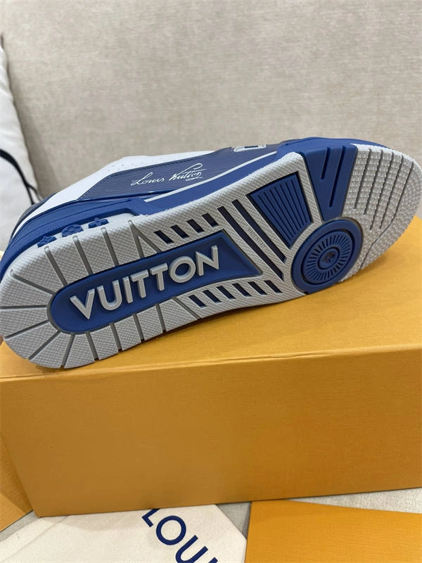 Sleek LV 1824