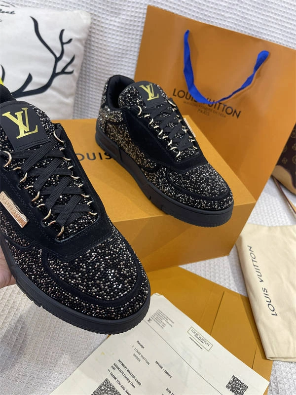 LV Attractive 1842