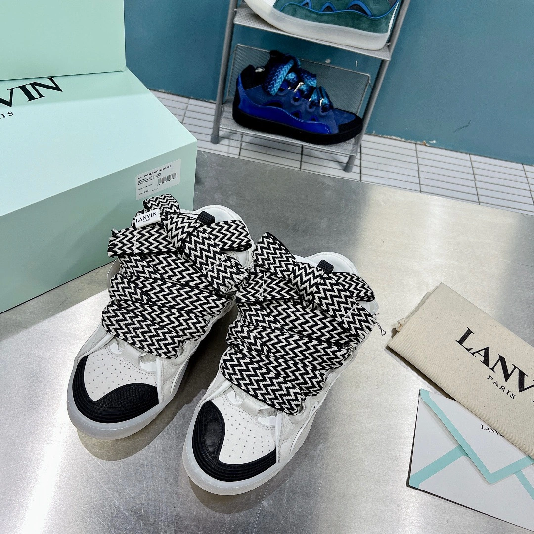 Supportive Lanvon Curb Sneaker 867