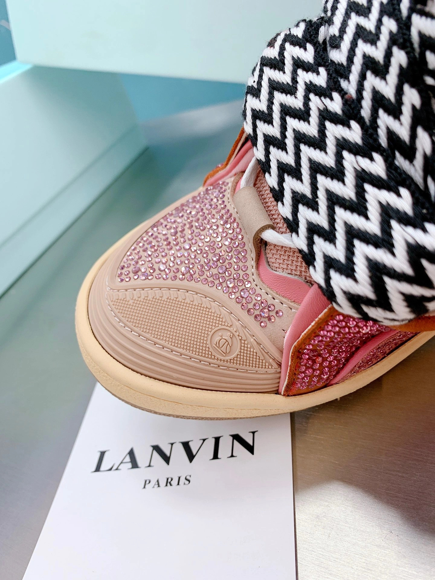 RelaxedFit Lanvon Curb Sneaker 879