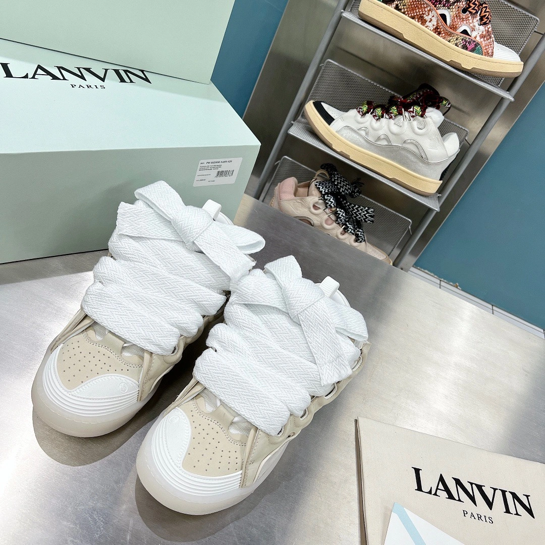 Comfortable Lanvon Leather Curb 859
