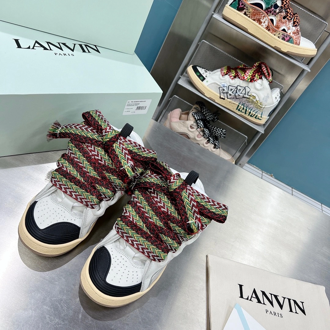 MoistureWicking Lanvon Leather Curb 858