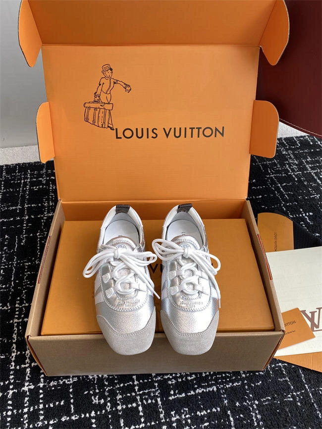 Louis Vuitton WellDesigned 1666