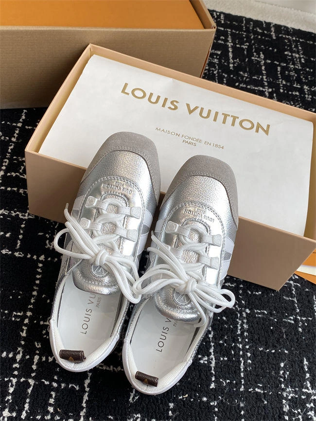 Louis Vuitton WellDesigned 1666
