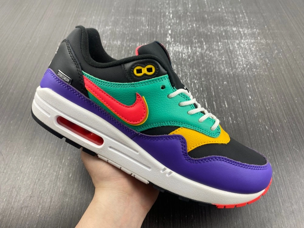 Nike Air Max 1Windbreaker  AO1021- WeatherProof 5173
