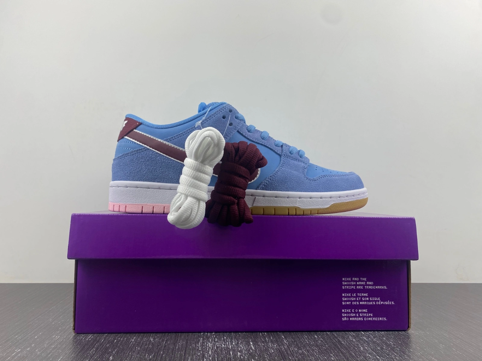 Nike SB Dunk Low Philadelphia Phillies DQ4040- AllSeason 4599
