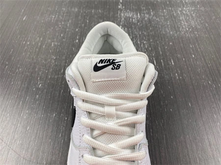 Nike SB Dunk Low Pro White Gum CD2563- ZipUp 4604