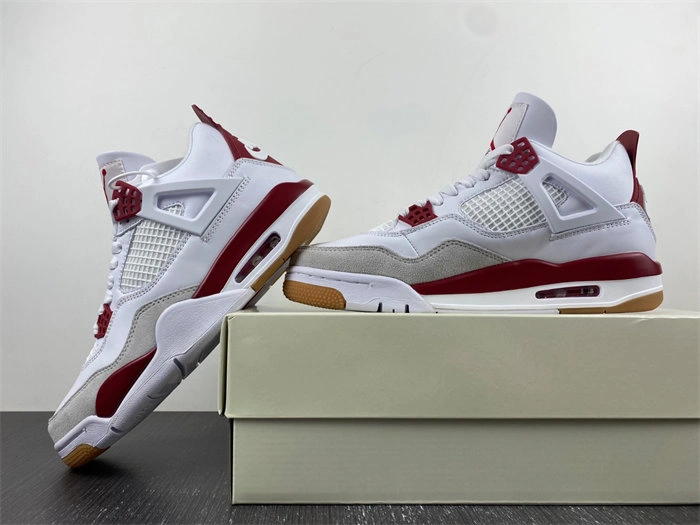 RelaxedFit Nike SB x Air Jordan 4 DR5415- 3941