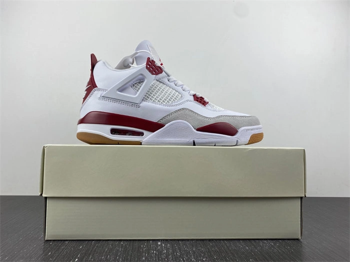 RelaxedFit Nike SB x Air Jordan 4 DR5415- 3941