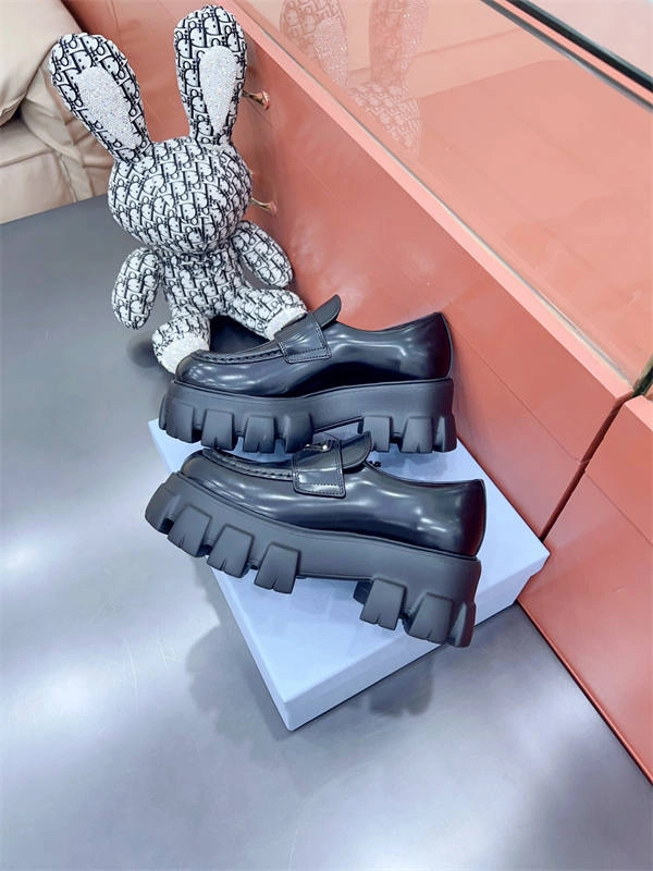 PRADA NewStyle 3212