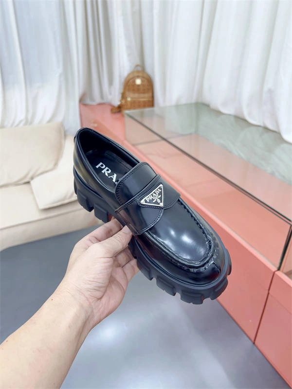 PRADA NewStyle 3212