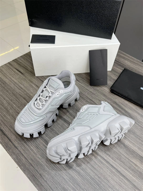Sporty PRADA 3228