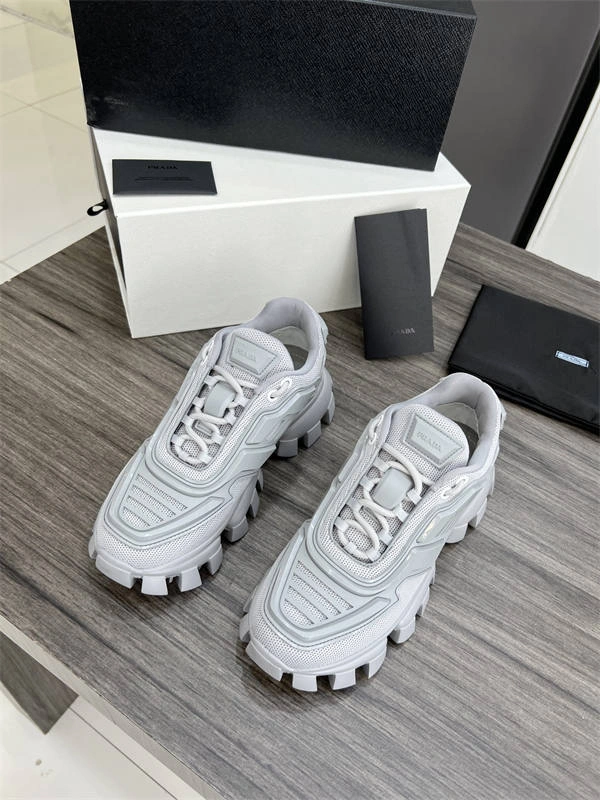 Sporty PRADA 3228