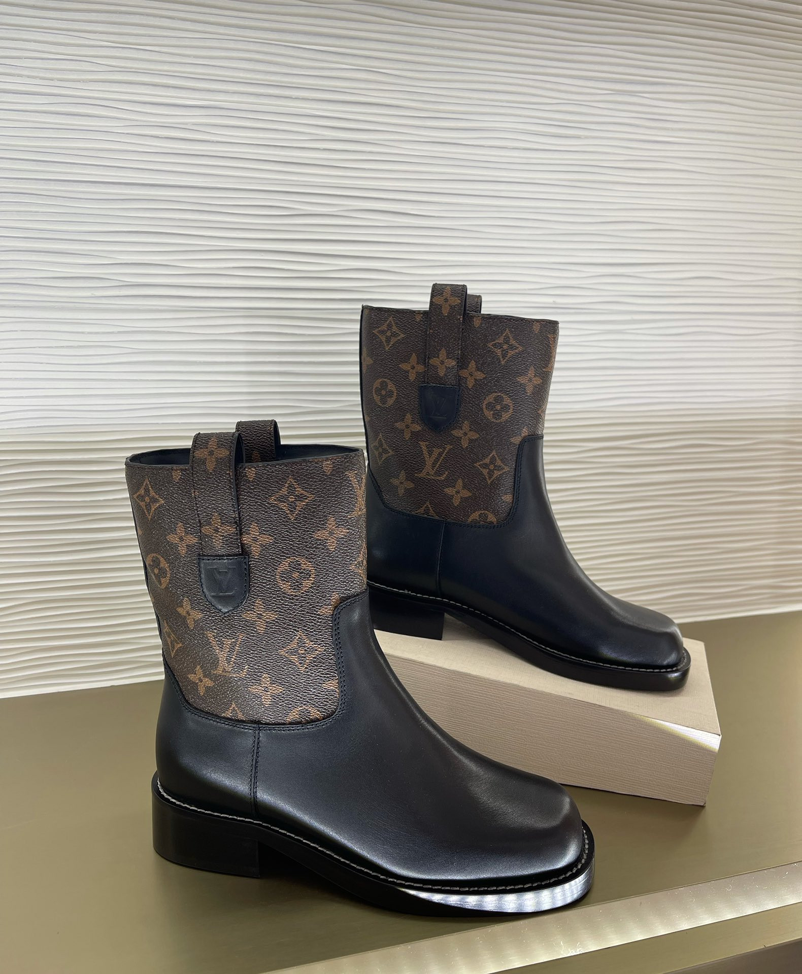 LVT BOOTS