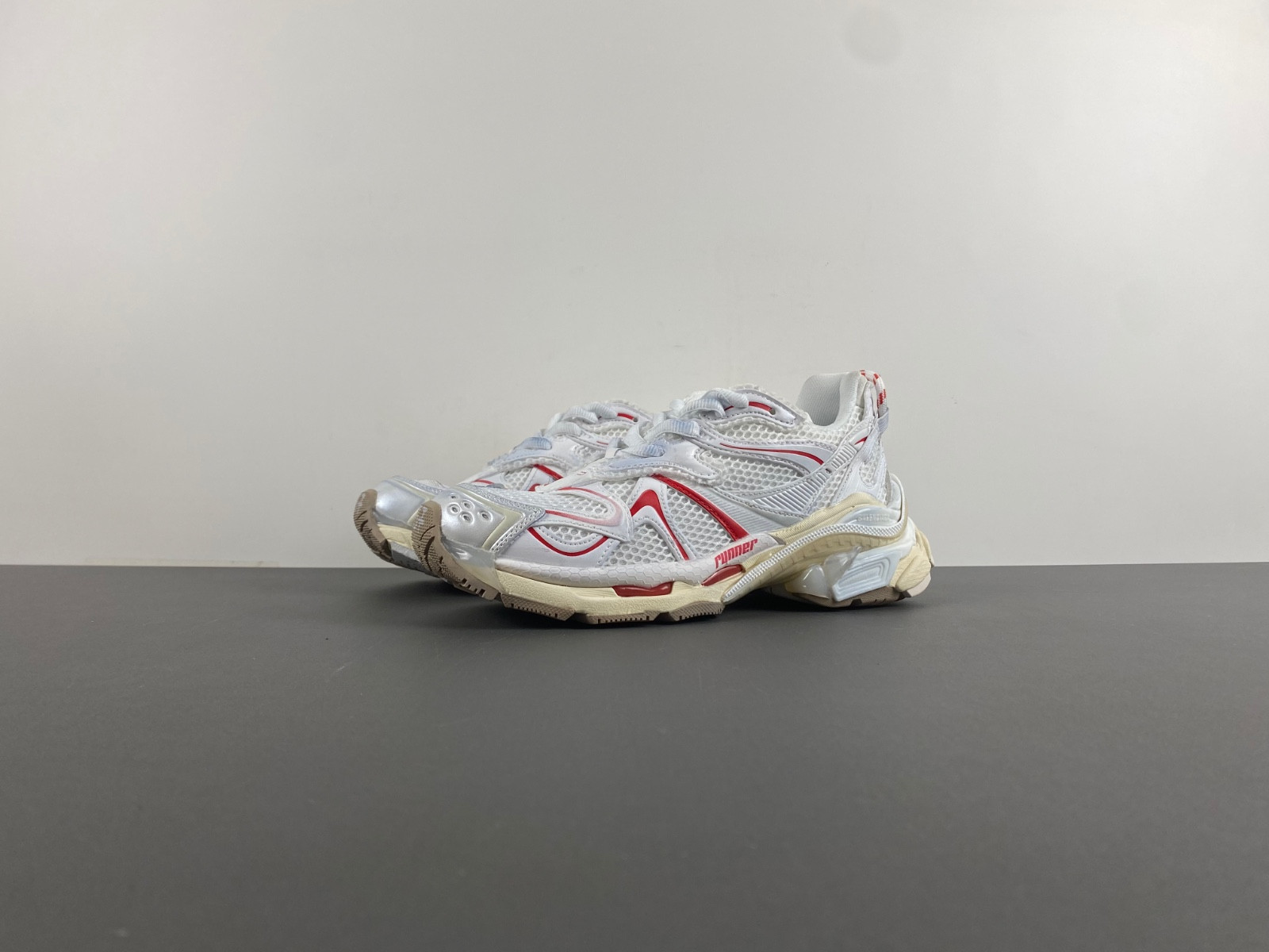 Ba*len*cia*ga runner sneaker