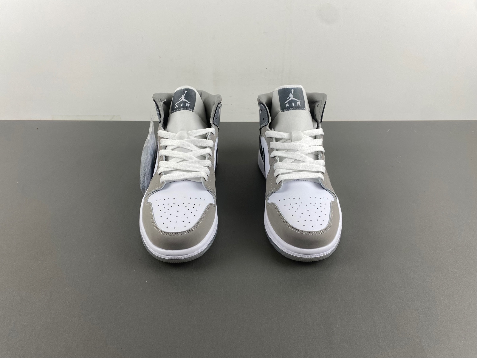 Air Jordan 1 Mid SE