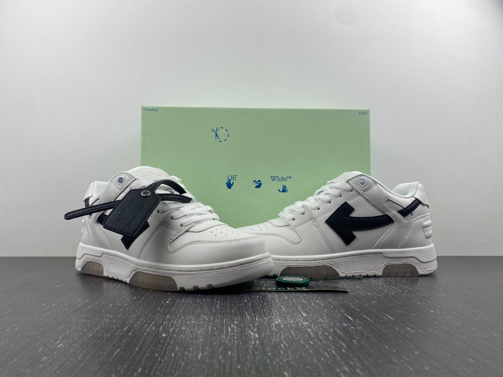 OF™ C/O VIRGIL ABLOH OUT OF OFFICE LOW-TOP LEATHER SNEAKERS ‘OOO“