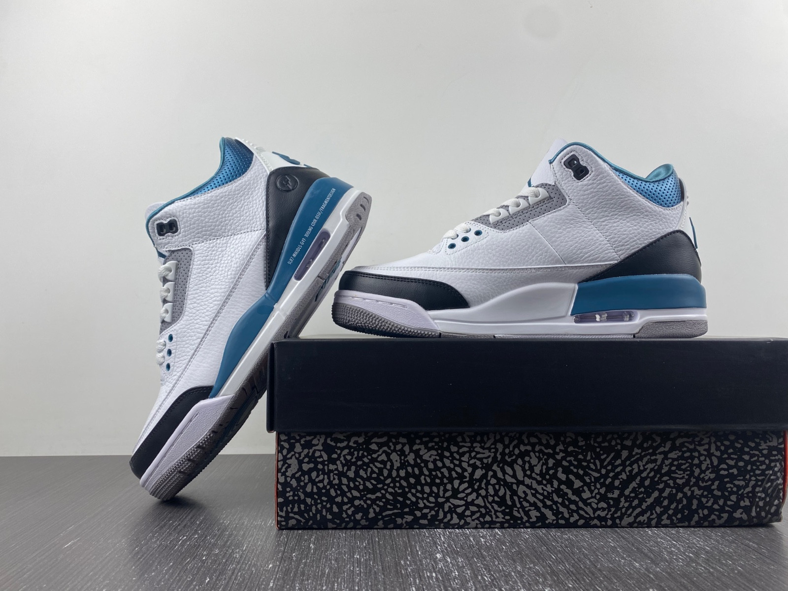 Air Jordan 3 Retro