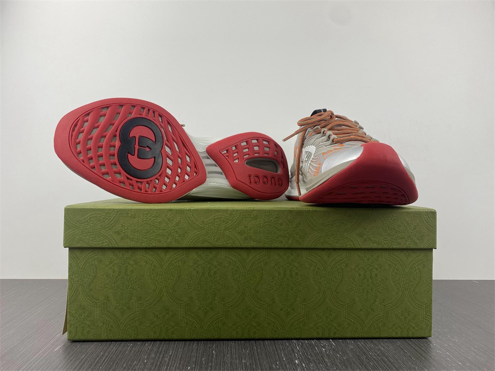 G*u*i sneaker