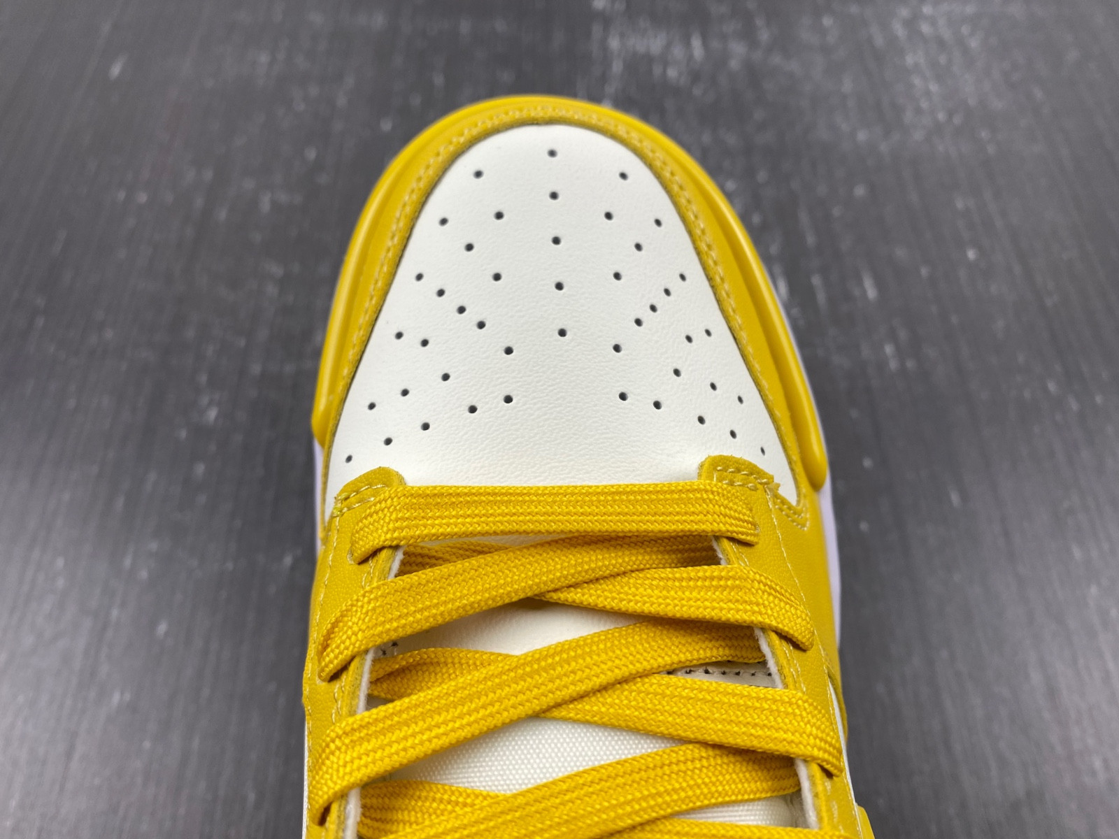 NIKE DUNK LOW TWIST “VIVID SULFUR” DZ2794-100