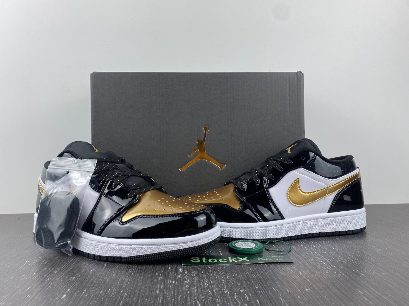 AIR JORDAN 1 LOW SE GS 