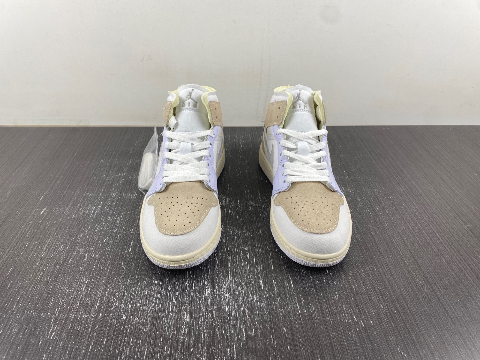 Air Jordan 1 Mid SE Craft 