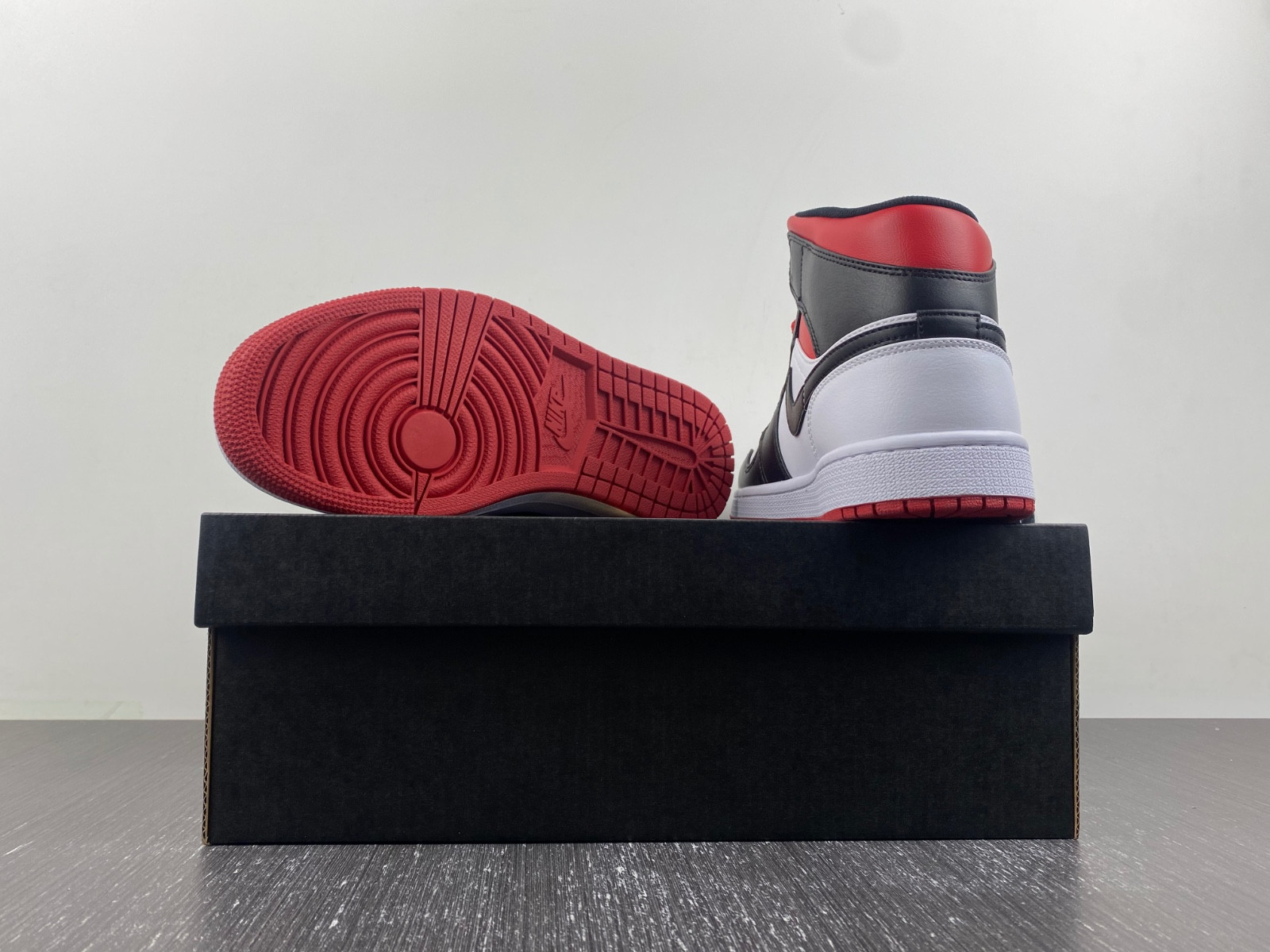 Air Jordan 1 Mid White Gym Red Black DQ8426-106
