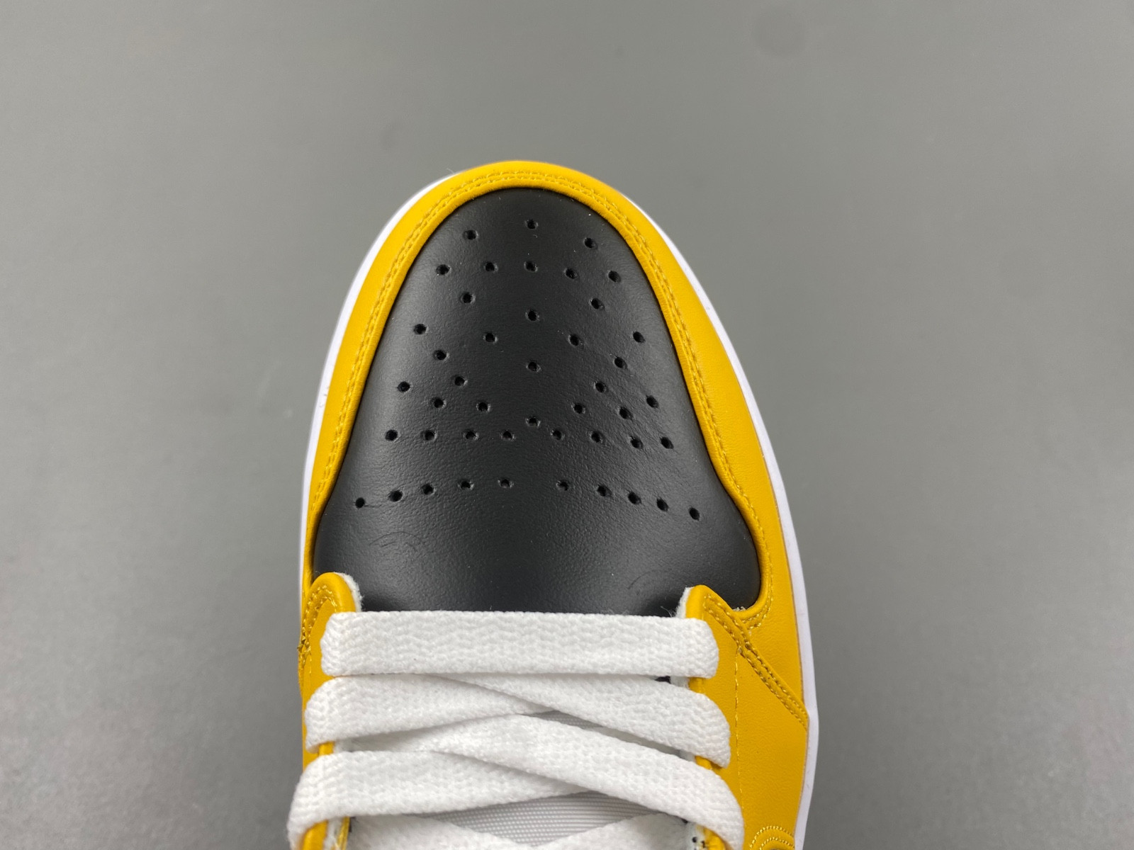 Air Jordan 1 Mid Yellow Ochre DQ8426-701