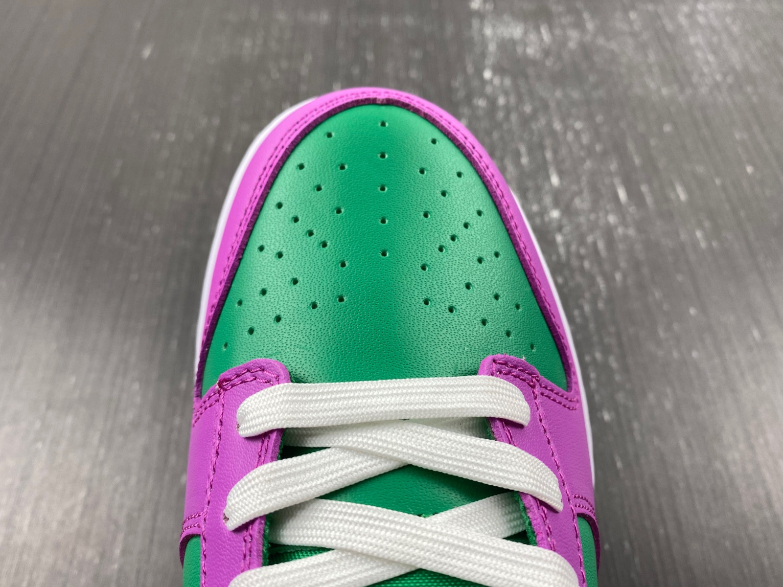 Nike WMNS DUNK LOW 