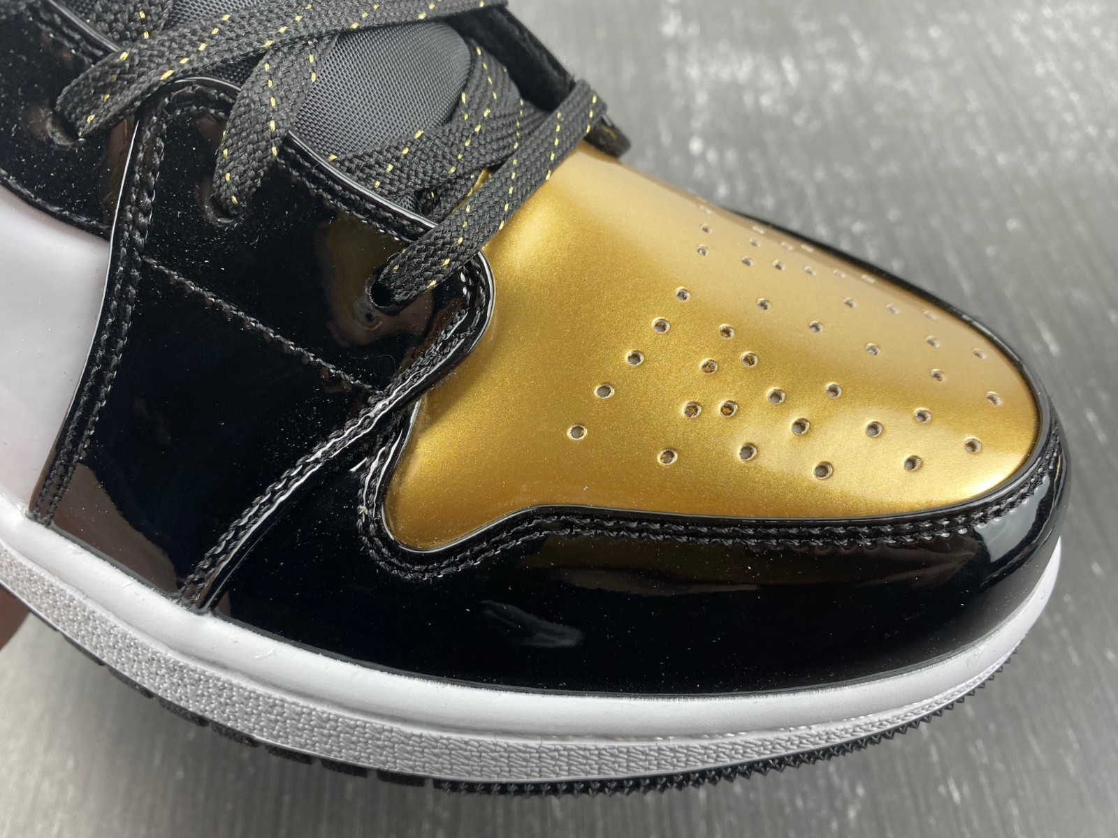 AIR JORDAN 1 LOW SE GS 