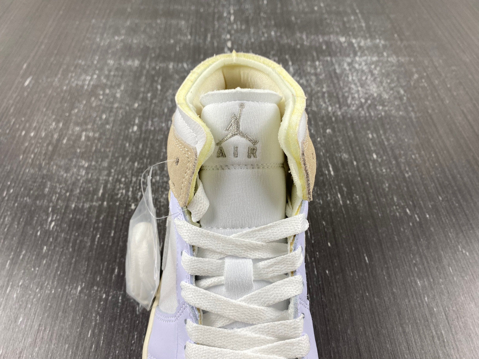Air Jordan 1 Mid SE Craft 